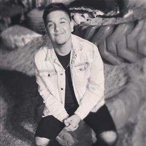 Meet your Posher, Diego